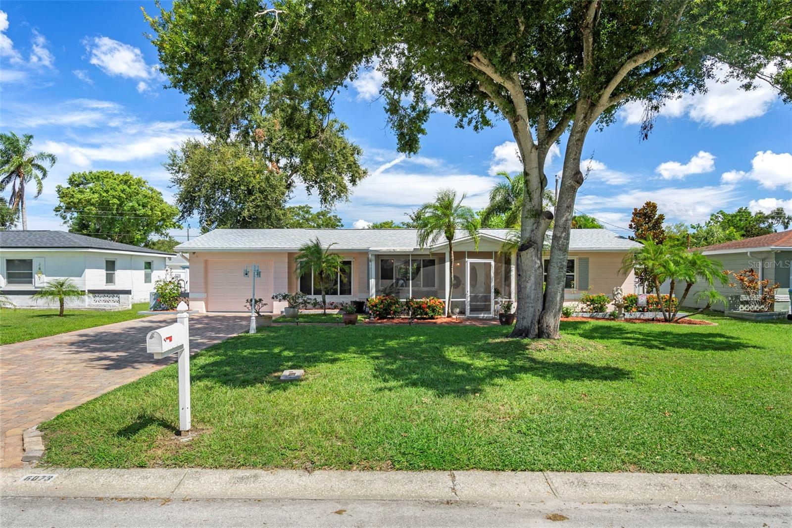 Image 7 of 59 For 6073 45th Avenue N