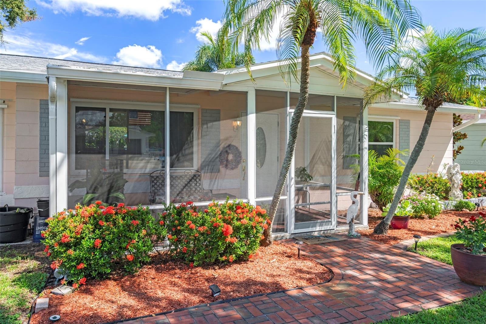 Image 8 of 59 For 6073 45th Avenue N