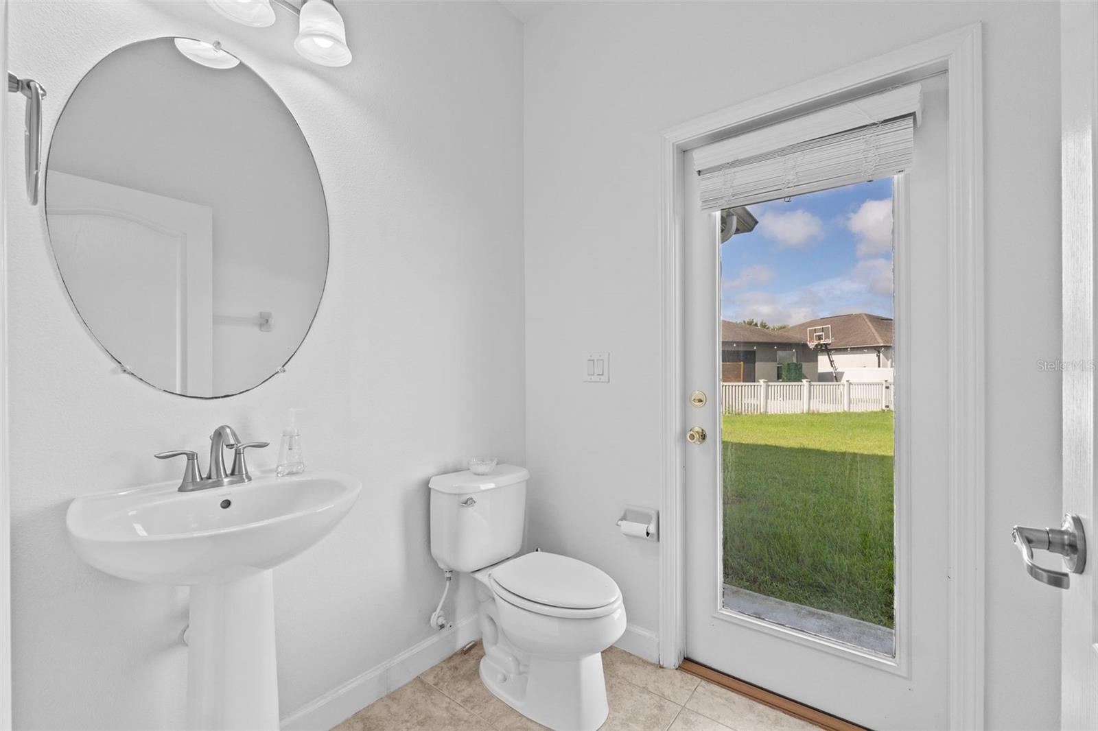 Image 32 of 90 For 3825 Buckinghamshire Drive