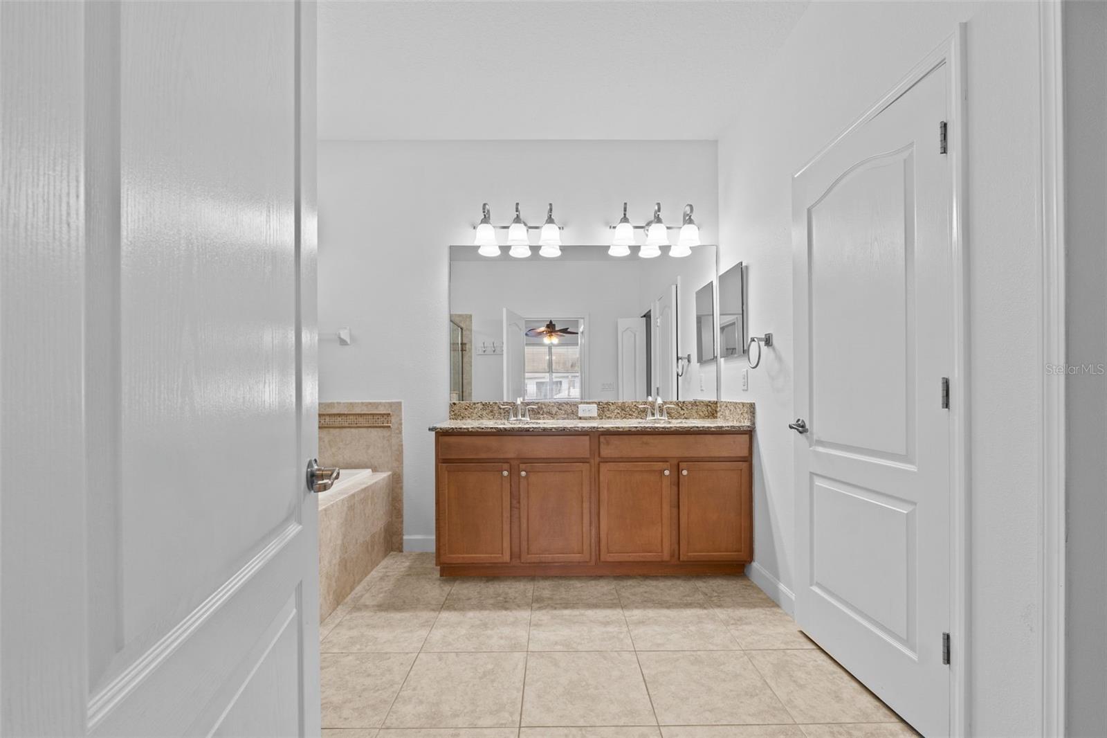 Image 40 of 90 For 3825 Buckinghamshire Drive