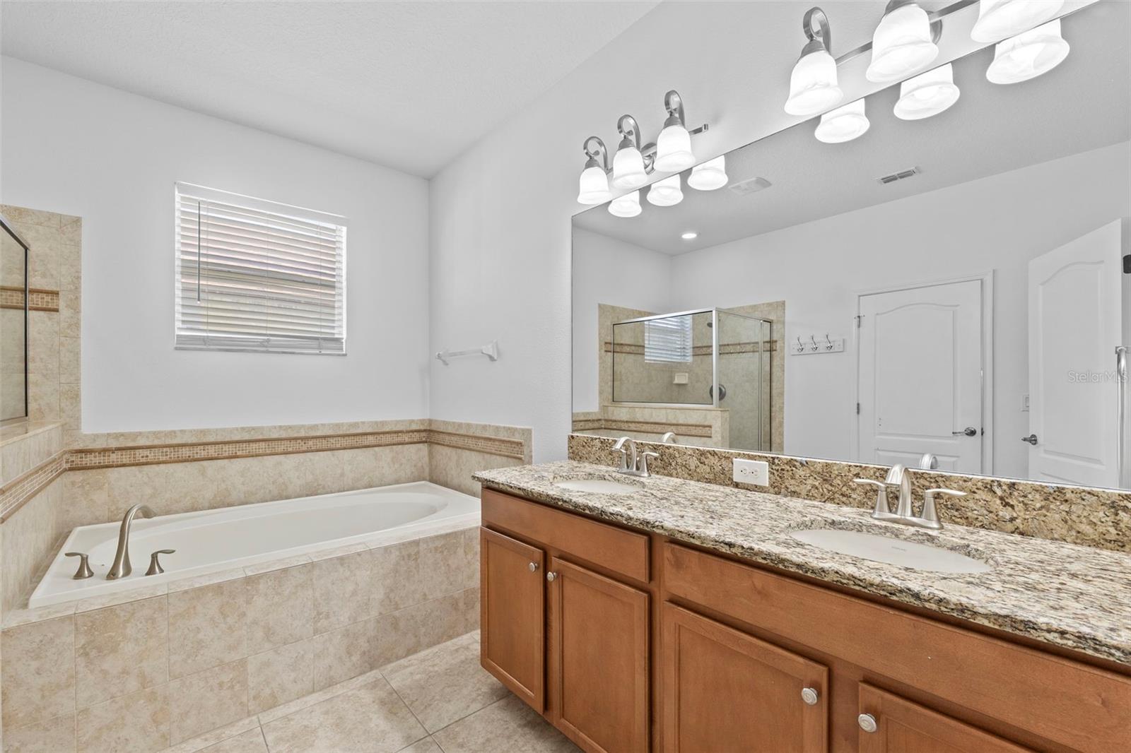 Image 42 of 90 For 3825 Buckinghamshire Drive
