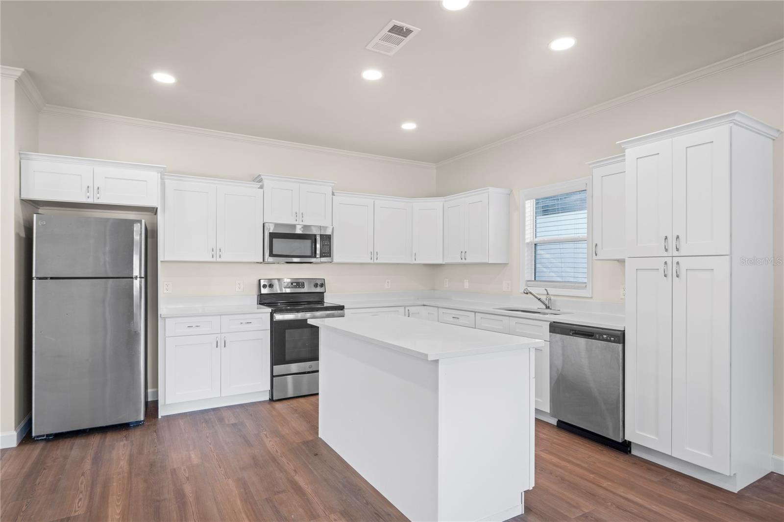Image 7 of 26 For 1851 13th Street S