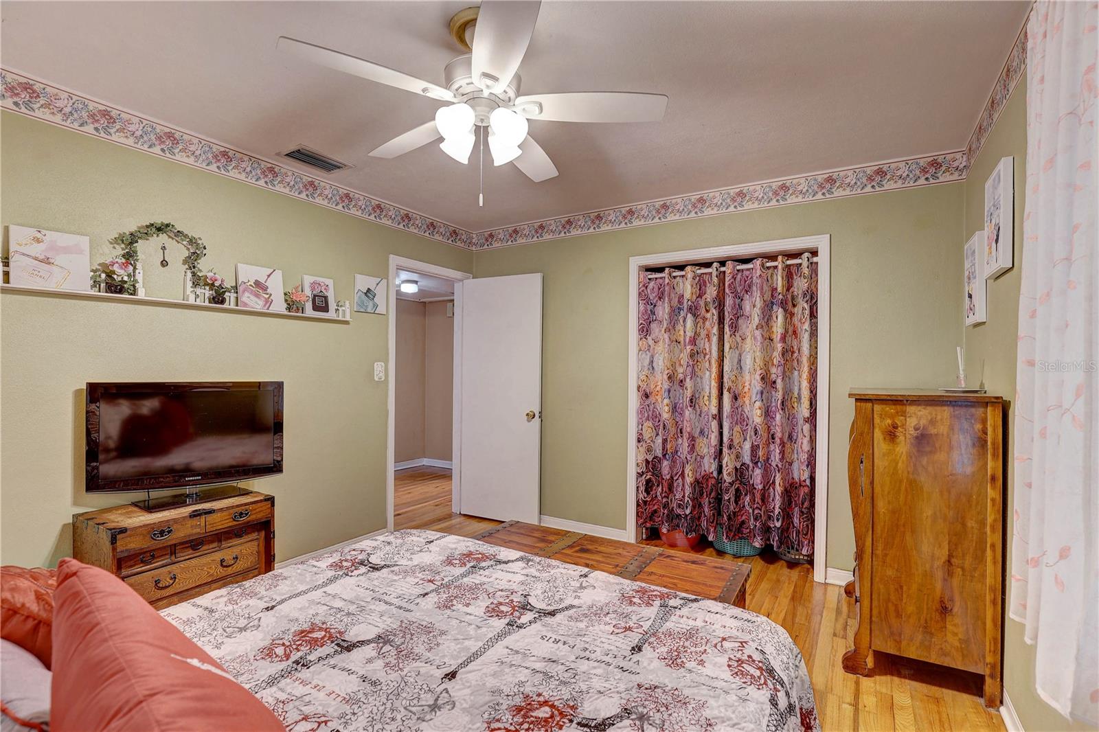 Image 18 of 45 For 3124 31st Avenue N