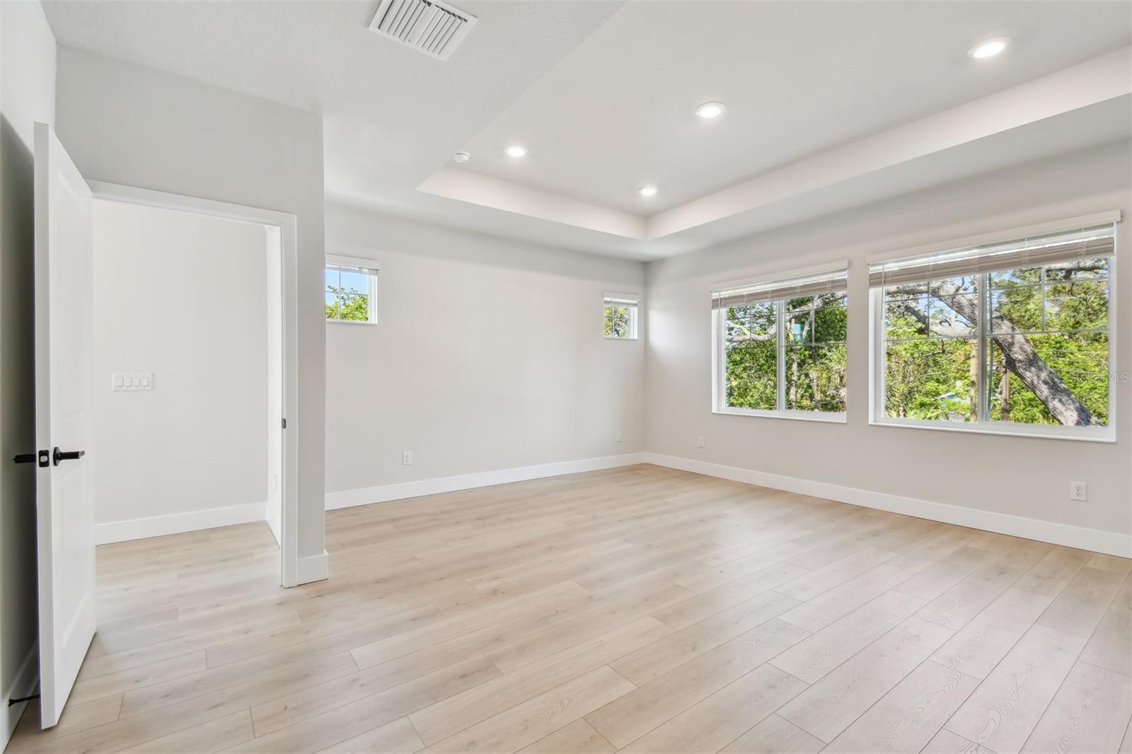 Image 19 of 21 For 8056 33rd Avenue N