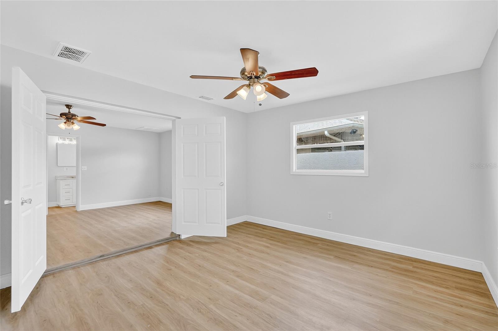 Image 12 of 35 For 1448 Lakeview Drive