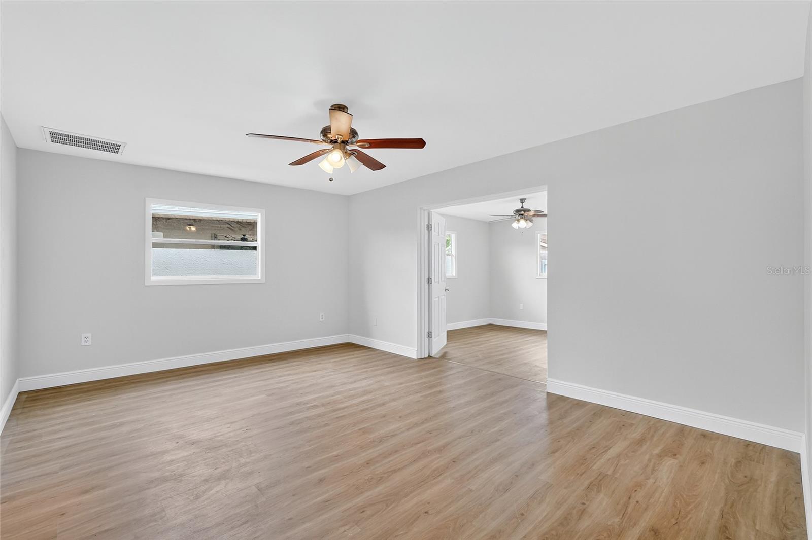 Image 14 of 35 For 1448 Lakeview Drive