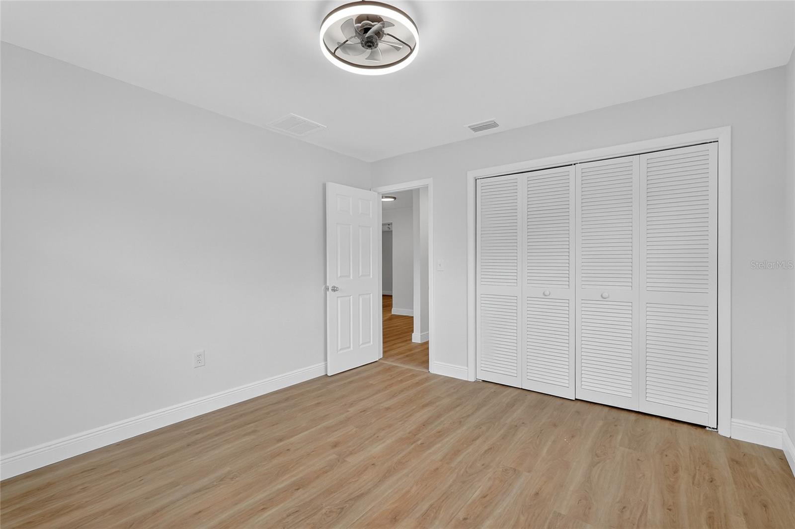 Image 19 of 35 For 1448 Lakeview Drive