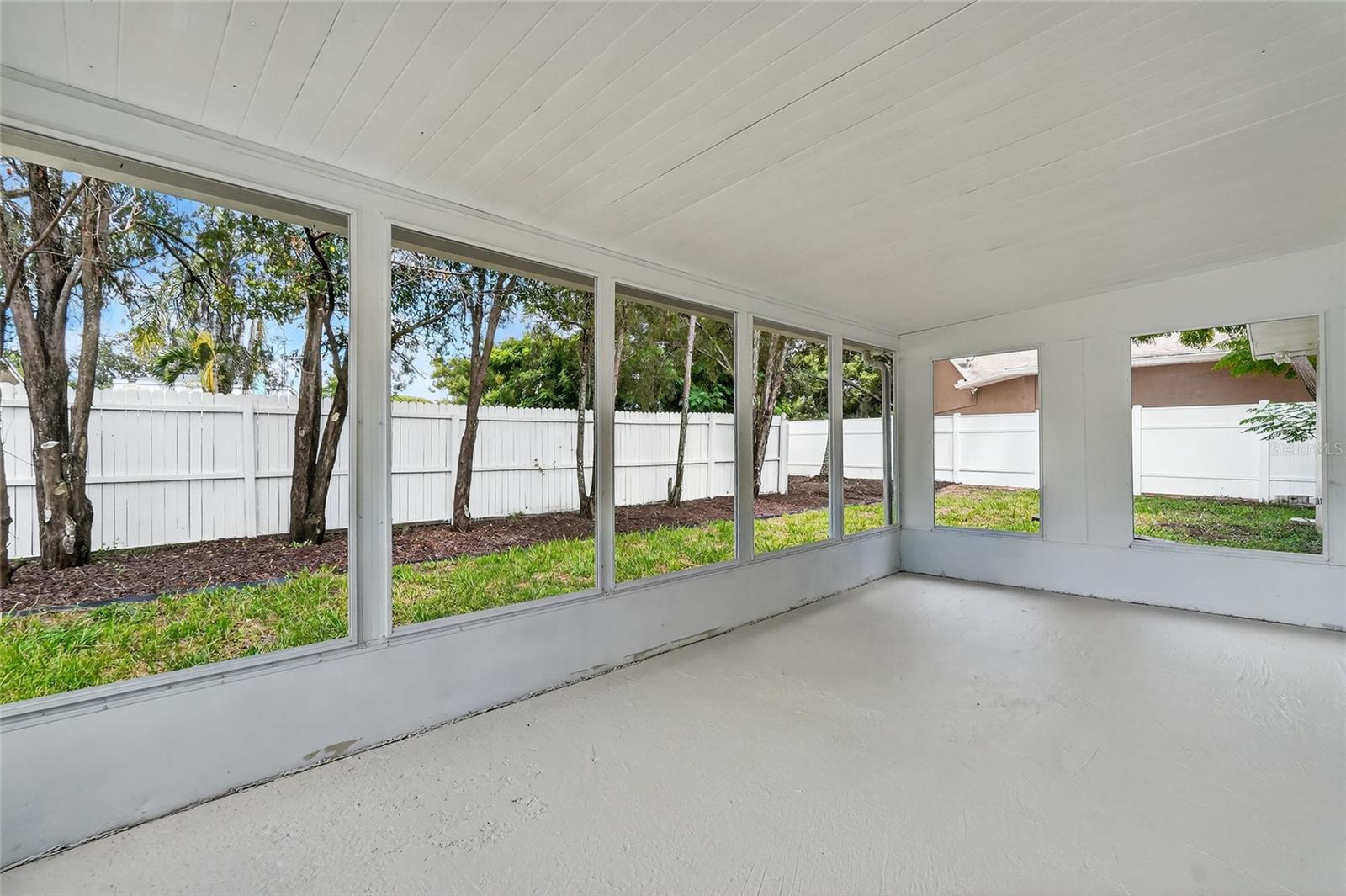 Image 29 of 35 For 1448 Lakeview Drive