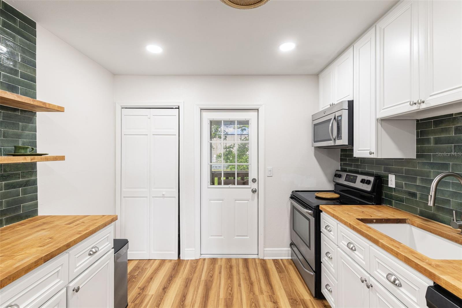 Image 10 of 28 For 5653 67th Avenue N 221