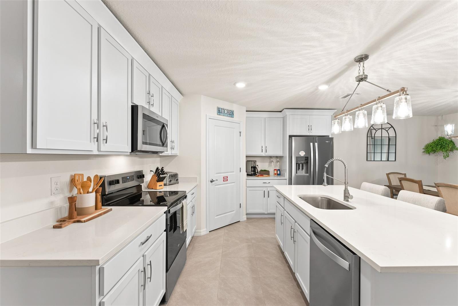 Image 8 of 95 For 6476 Melacano Avenue