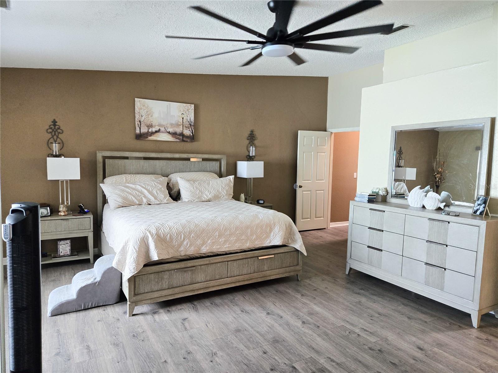 Image 16 of 30 For 1101 Pinellas Bayway S 405