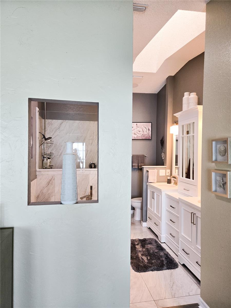 Image 23 of 30 For 1101 Pinellas Bayway S 405