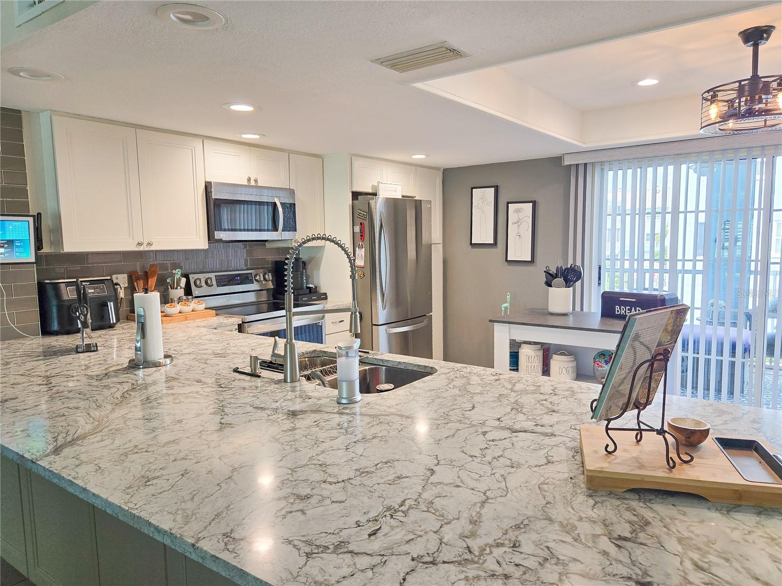 Image 3 of 30 For 1101 Pinellas Bayway S 405
