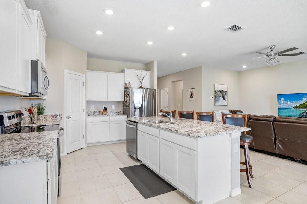 Image 16 of 50 For 4013 Lively Coral Place
