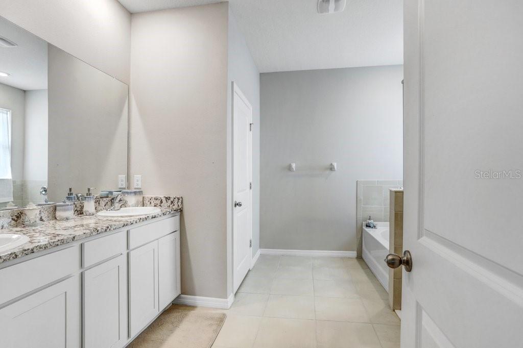 Image 25 of 50 For 4013 Lively Coral Place