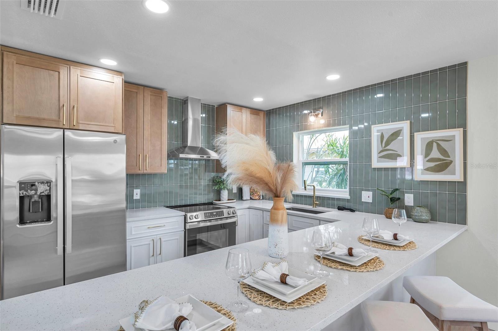 Image 10 of 41 For 5833 Dartmouth Ave N