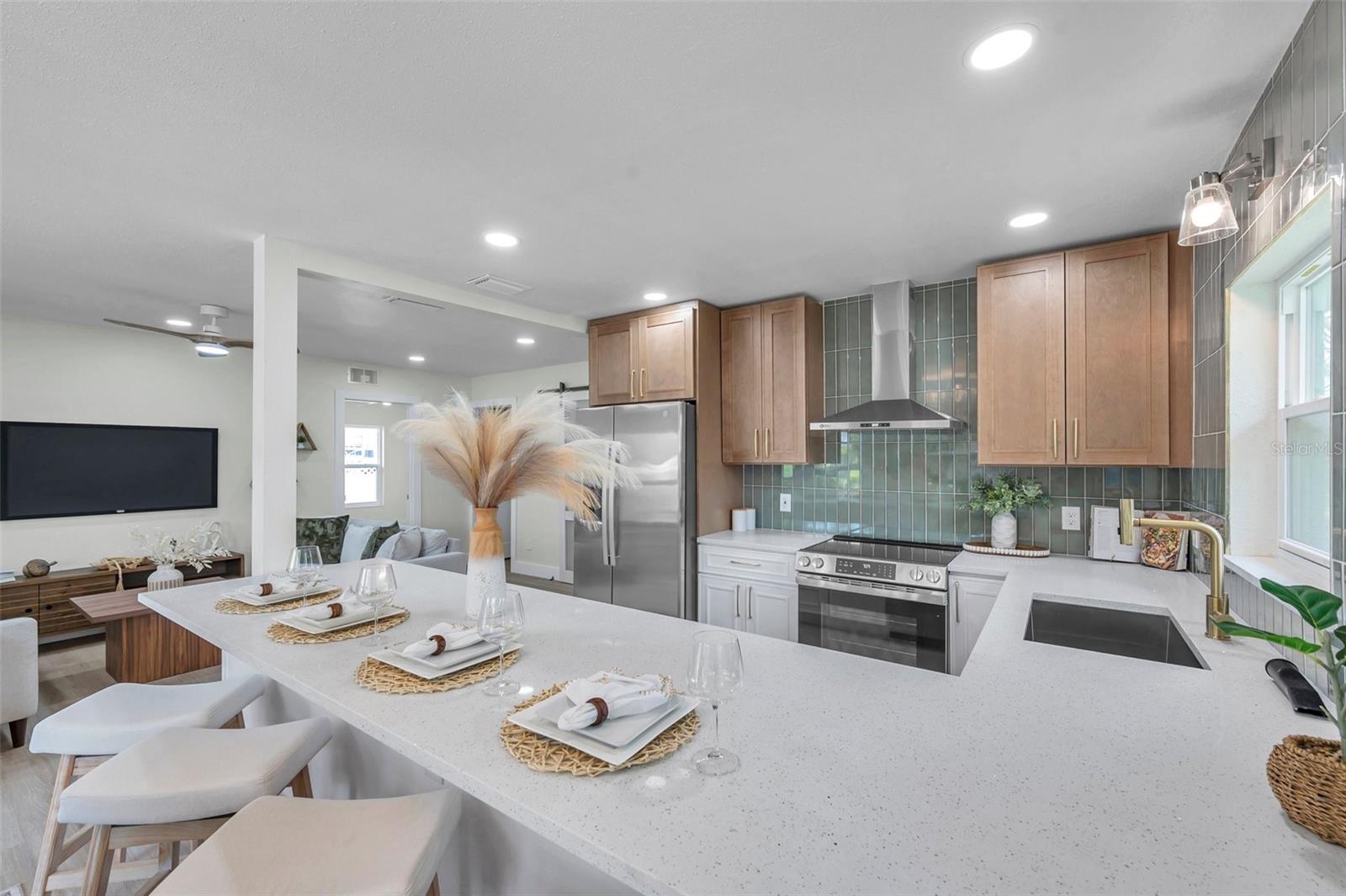 Image 11 of 41 For 5833 Dartmouth Ave N