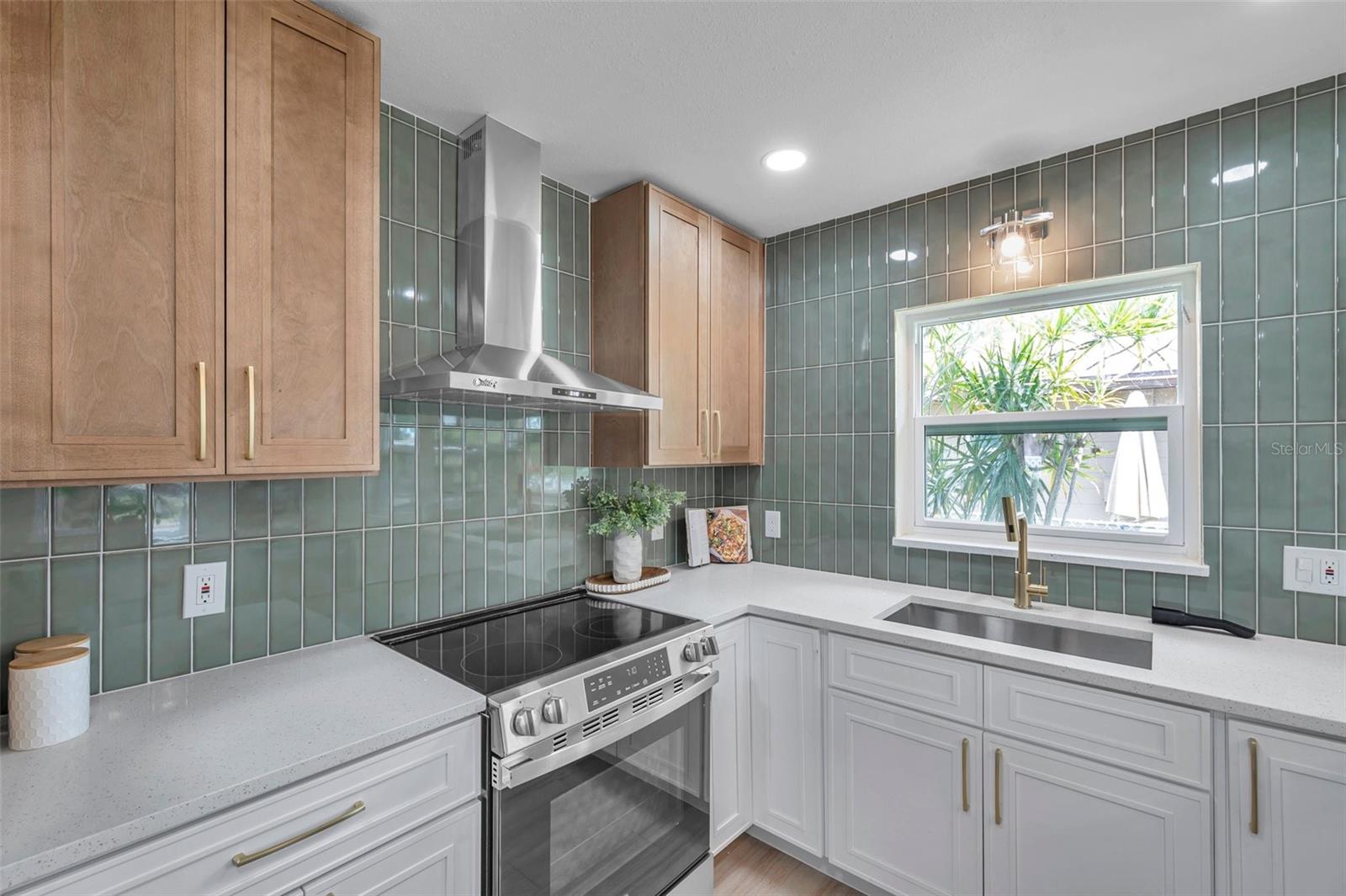 Image 12 of 41 For 5833 Dartmouth Ave N