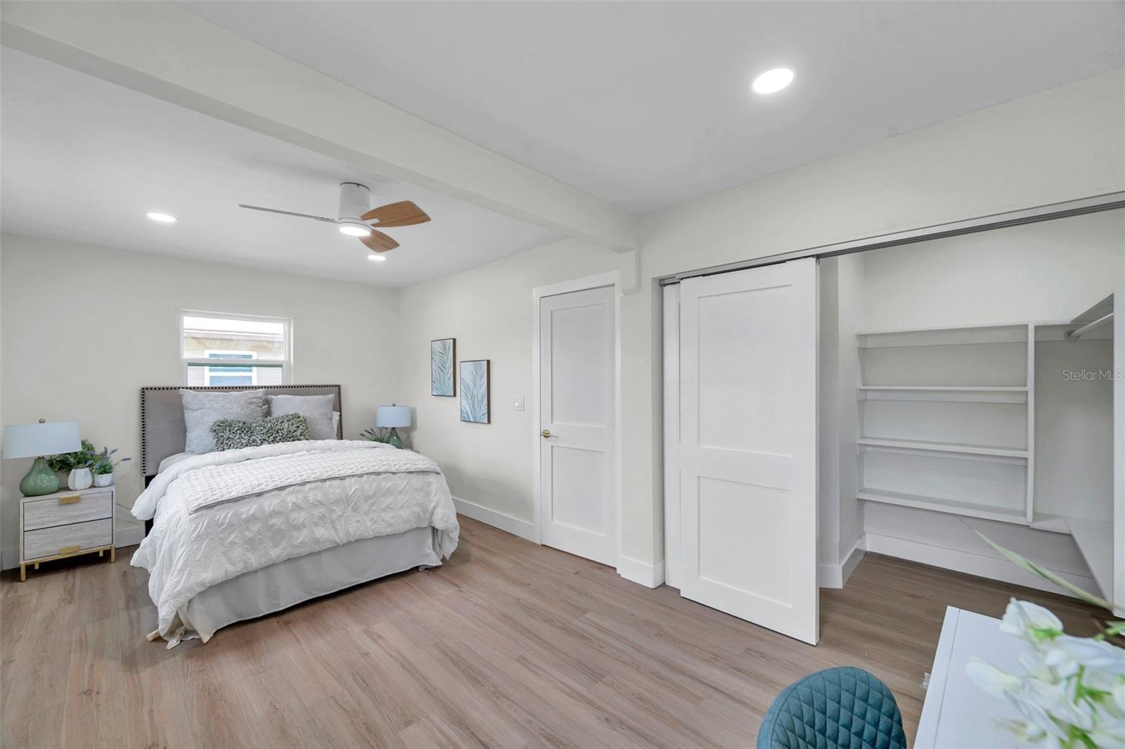 Image 22 of 41 For 5833 Dartmouth Ave N