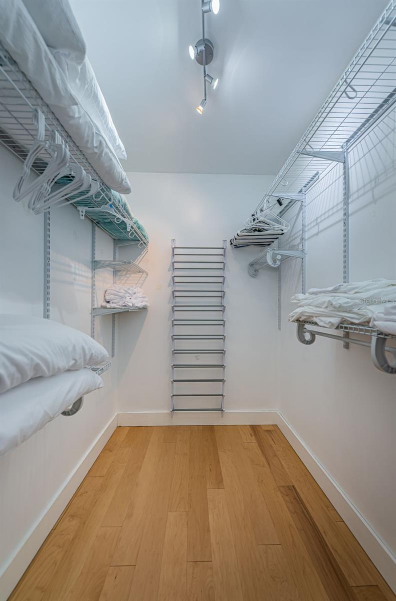 Image 18 of 25 For 16109 3rd Street E