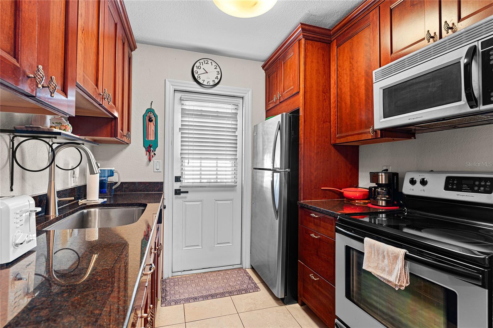 Image 12 of 33 For 208 Danube Avenue 203