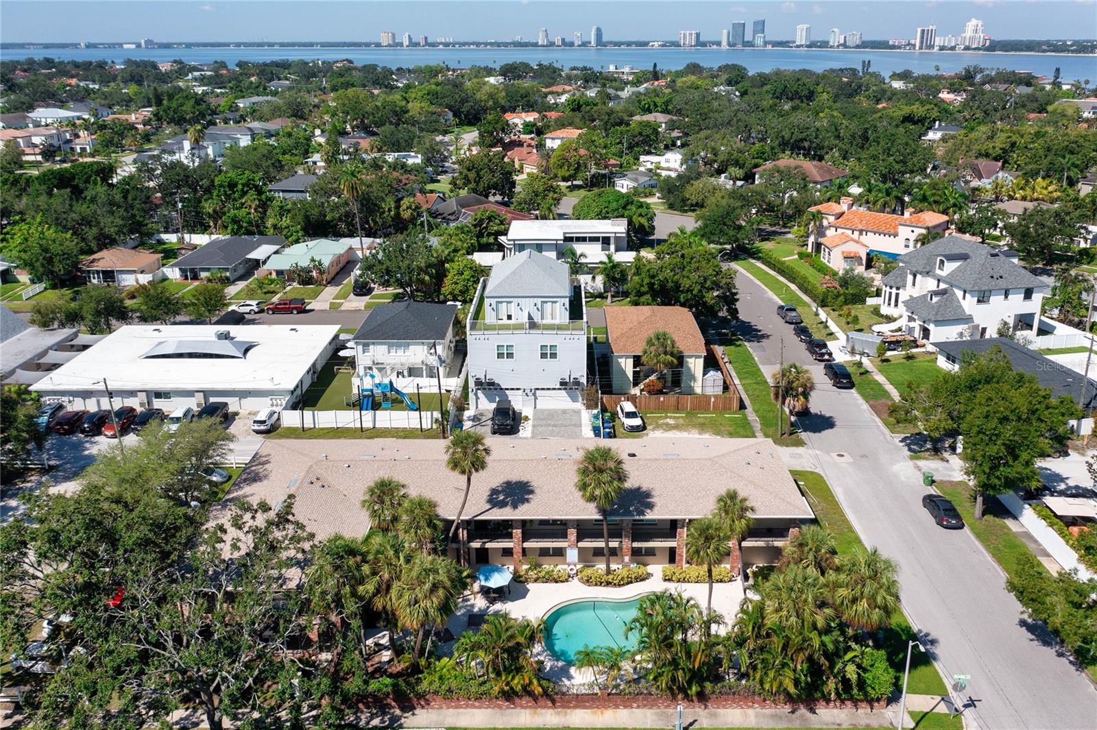 Image 3 of 33 For 208 Danube Avenue 203