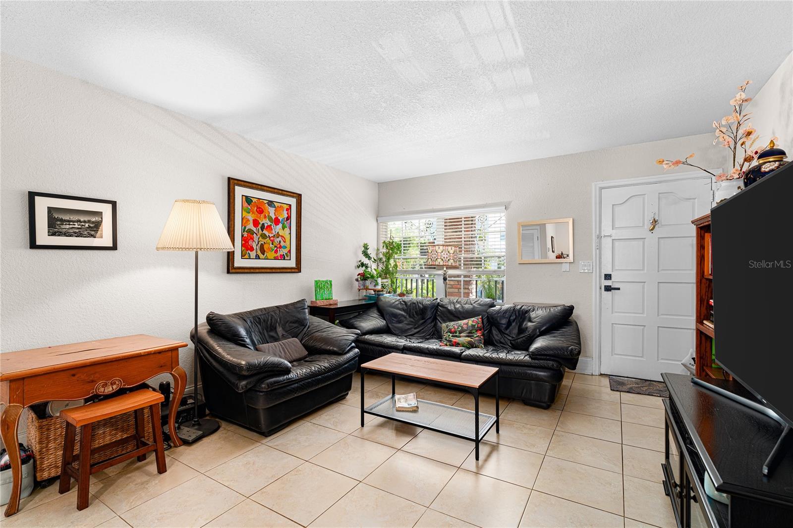 Image 7 of 33 For 208 Danube Avenue 203