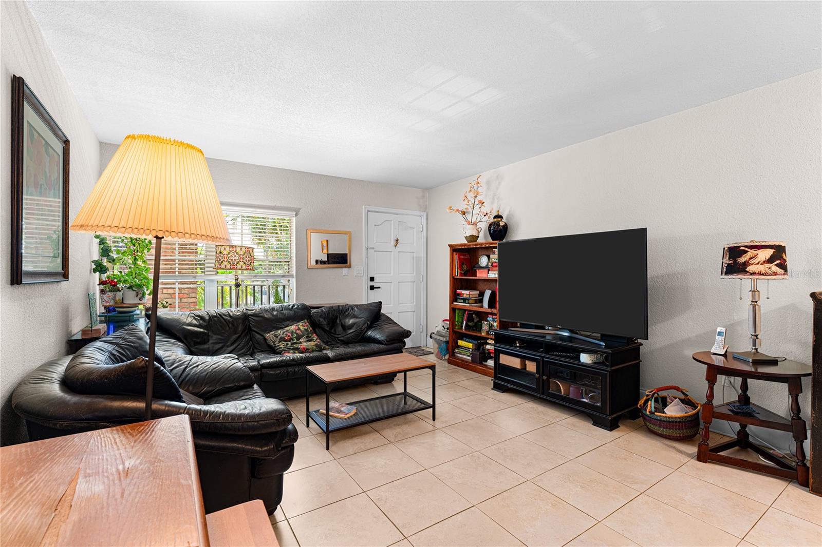 Image 8 of 33 For 208 Danube Avenue 203