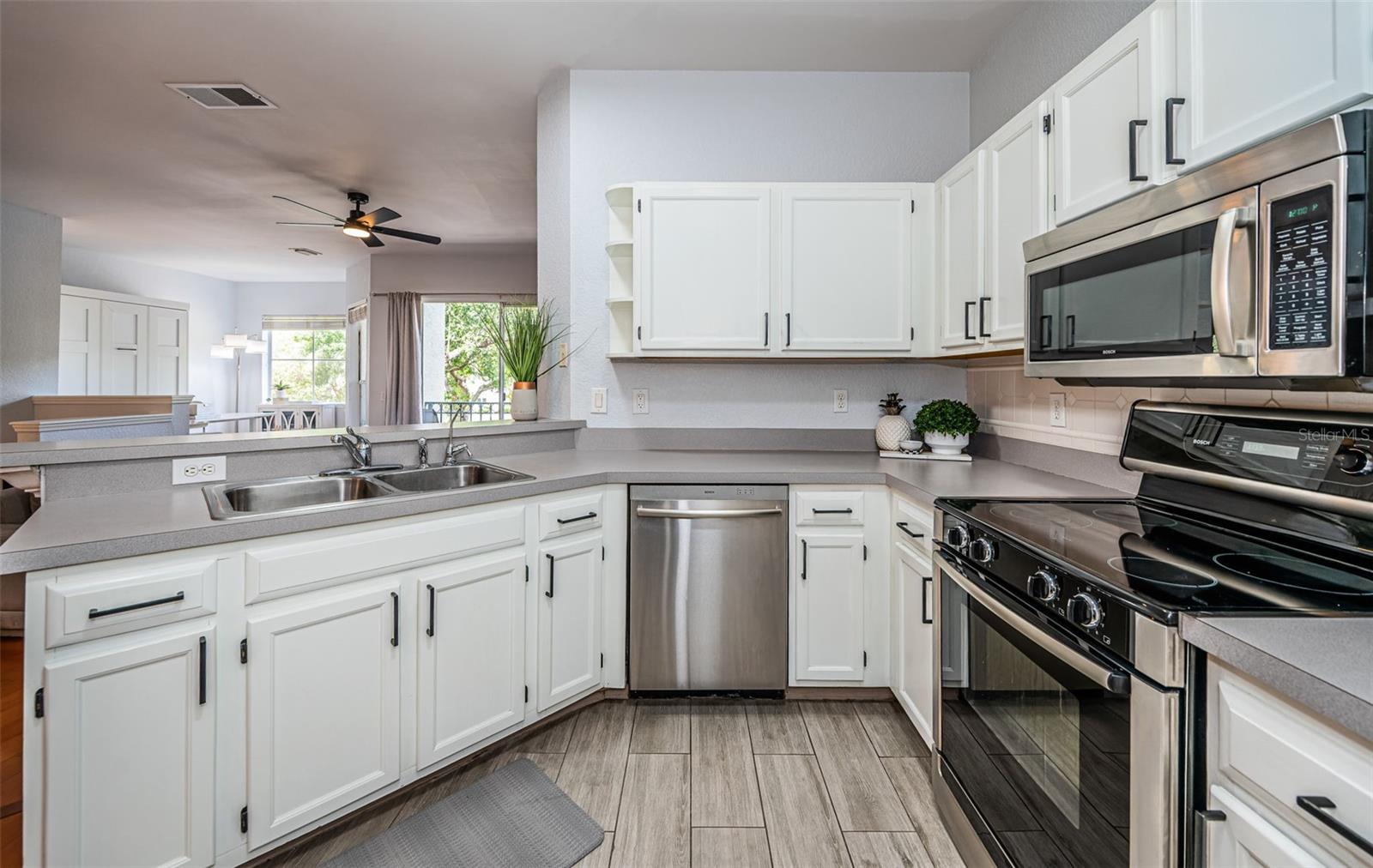 Image 17 of 46 For 603 Fathom Court
