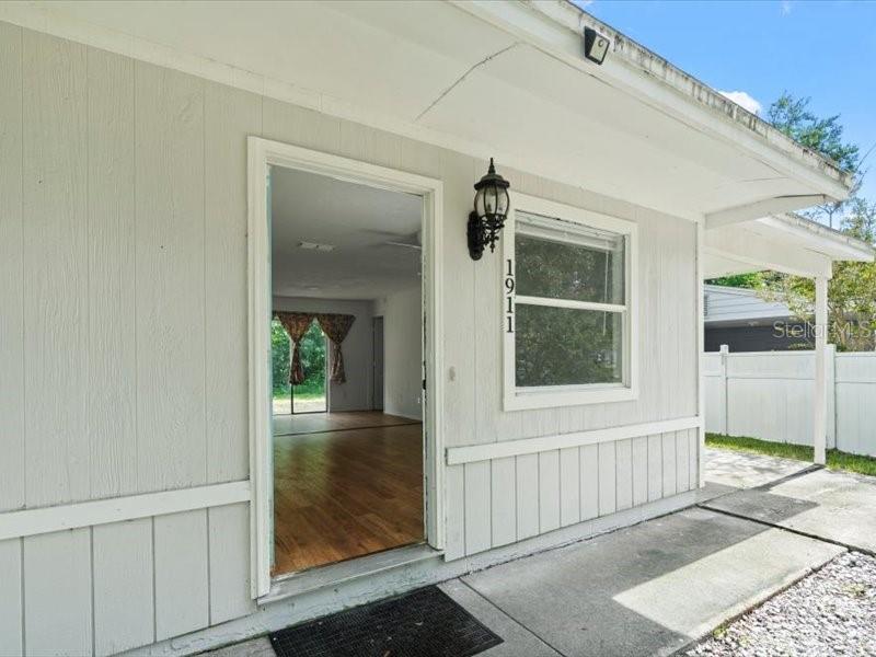 Image 4 of 18 For 1911 14th Avenue