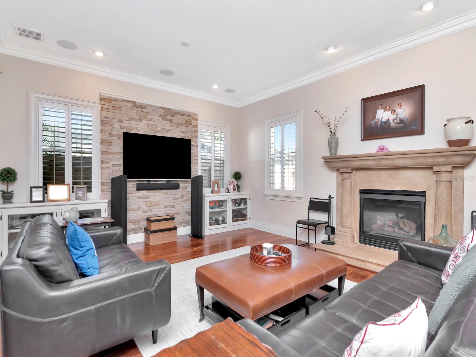 Image 16 of 49 For 2807 Sitios Street
