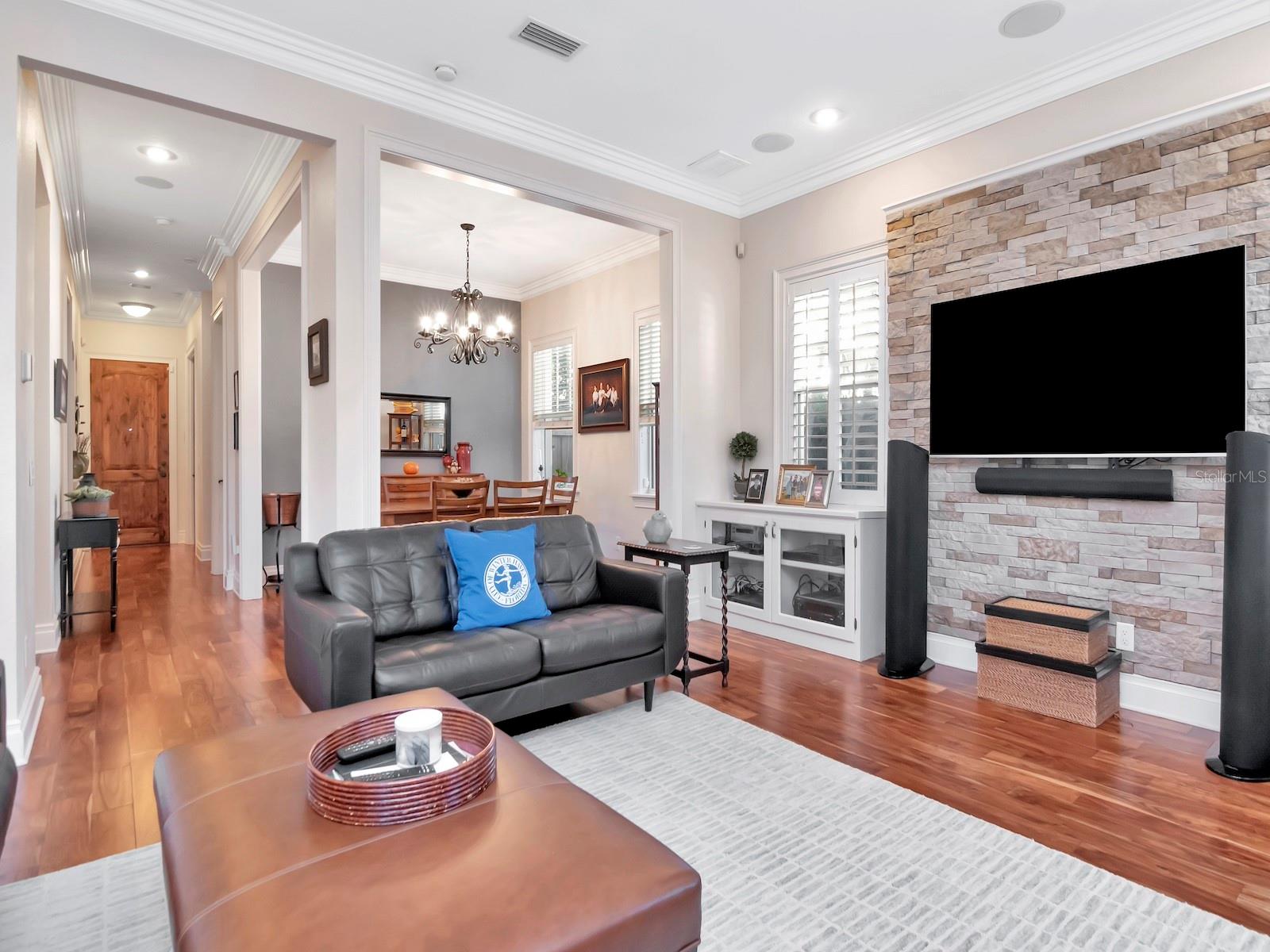Image 18 of 49 For 2807 Sitios Street