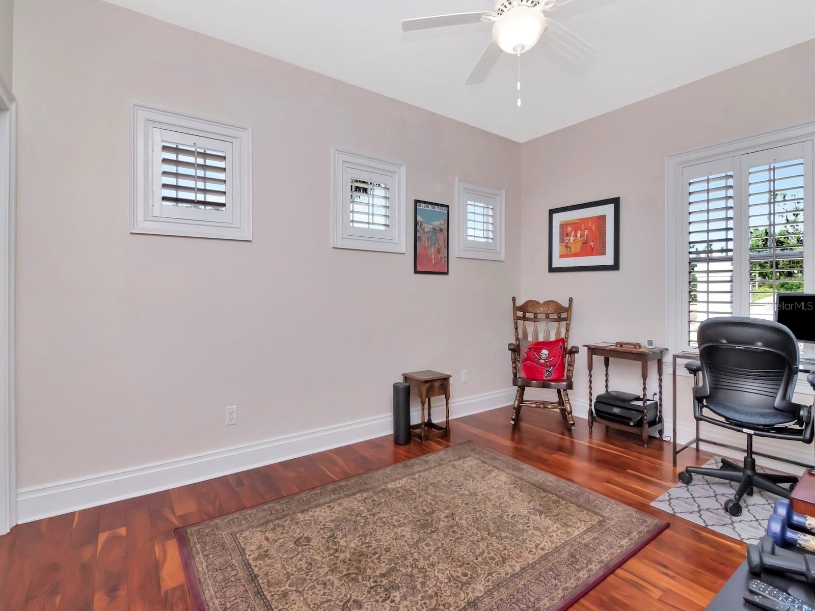 Image 39 of 49 For 2807 Sitios Street