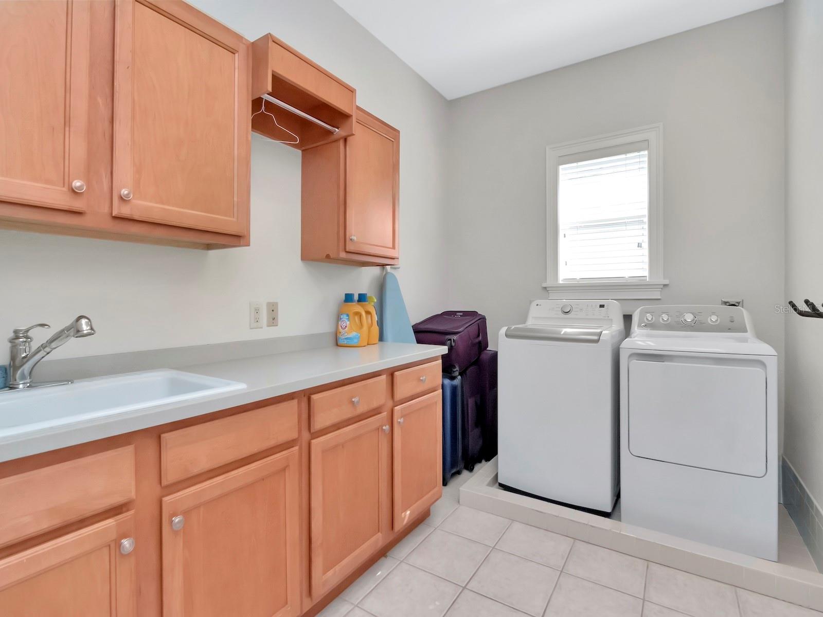 Image 40 of 49 For 2807 Sitios Street