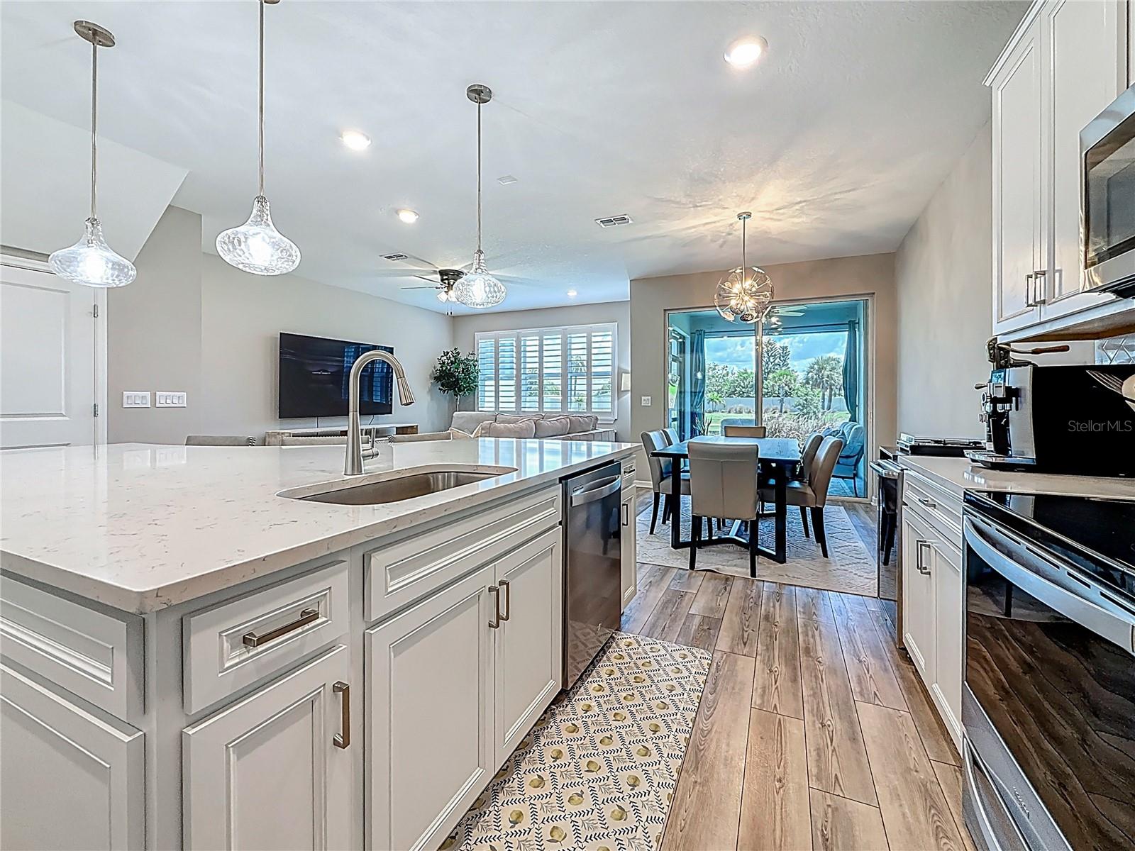 Image 18 of 63 For 11241 Beach Walk Way Ne