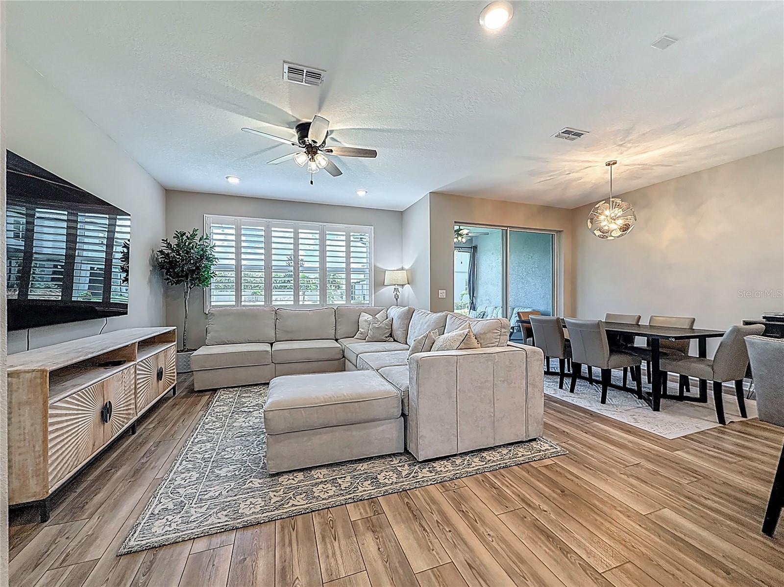 Image 25 of 63 For 11241 Beach Walk Way Ne