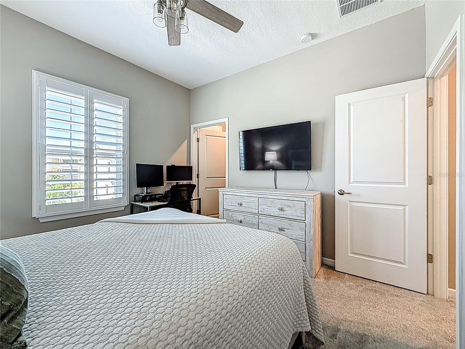 Image 34 of 63 For 11241 Beach Walk Way Ne