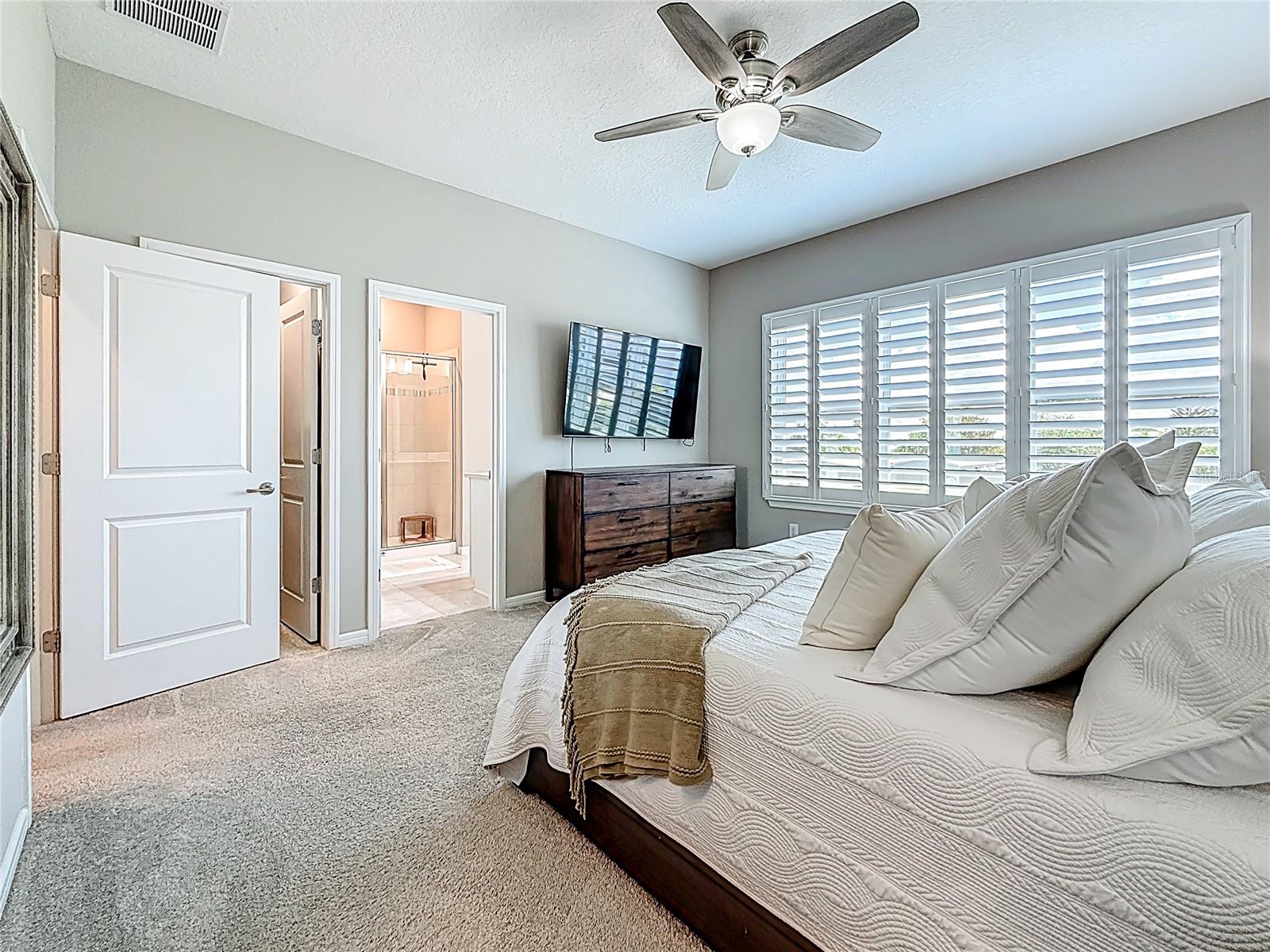 Image 44 of 63 For 11241 Beach Walk Way Ne