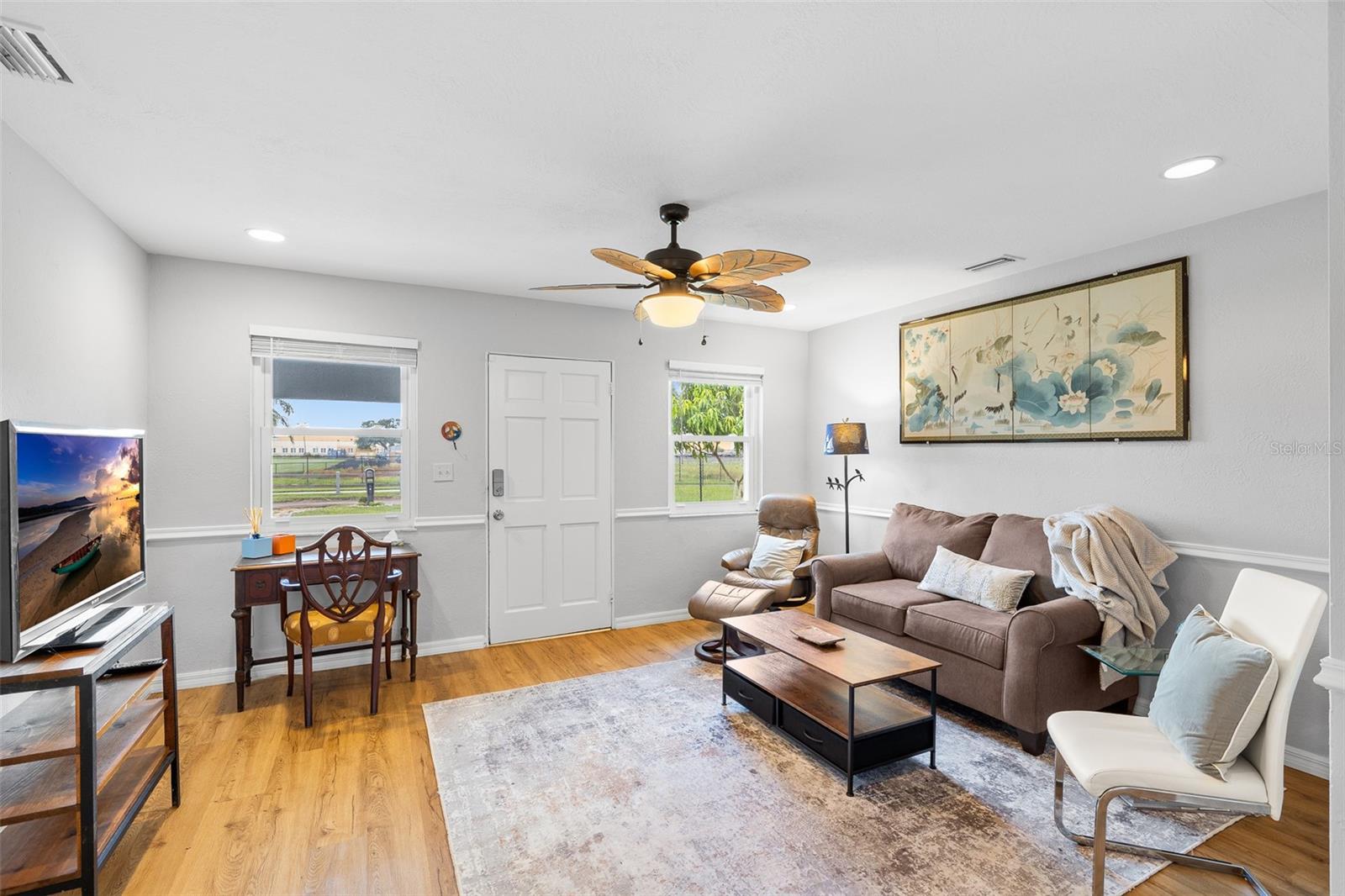 Image 5 of 29 For 924 55th Street S