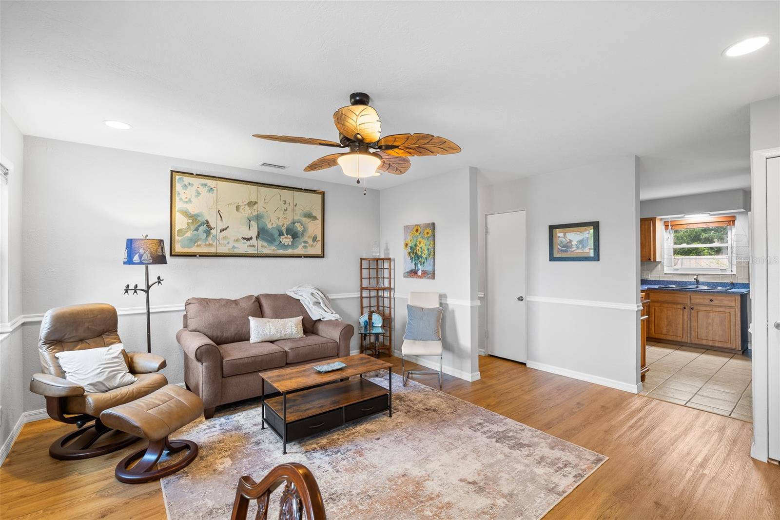 Image 7 of 29 For 924 55th Street S