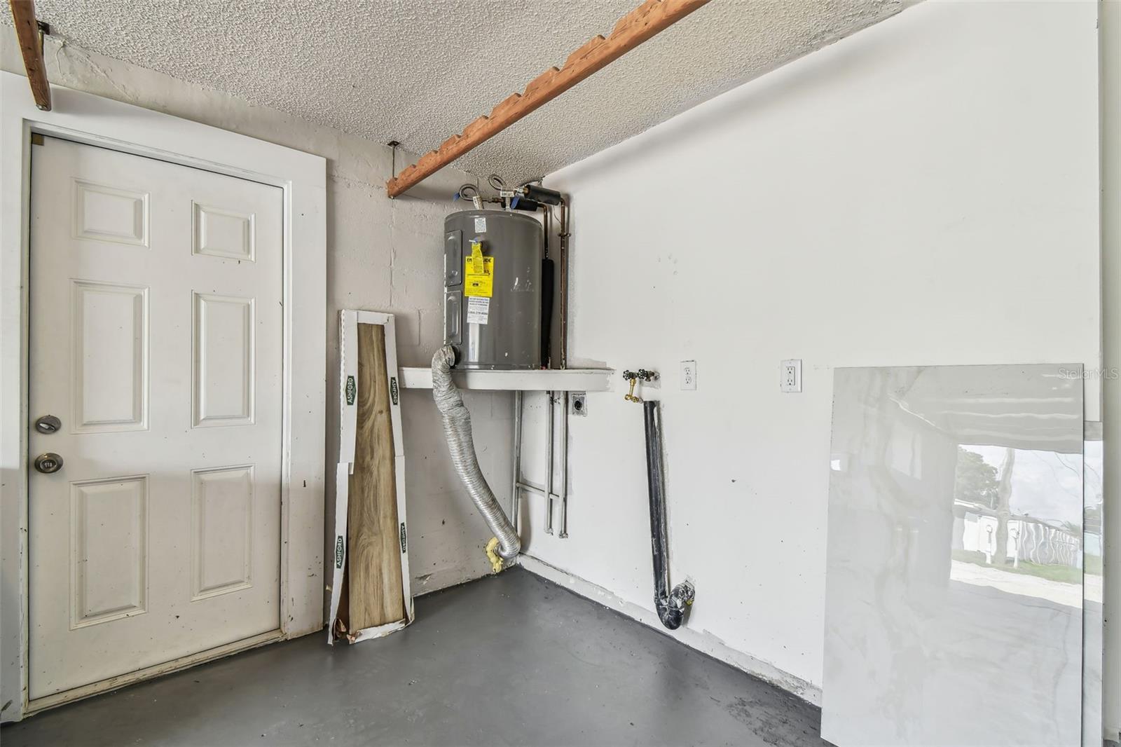 Image 57 of 72 For 13909 Berkowitz Avenue