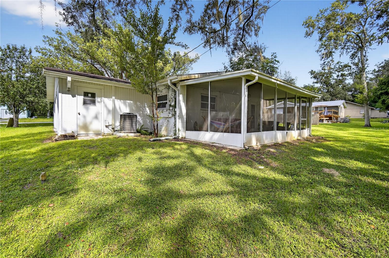 Image 2 of 15 For 910 Whiteway Drive