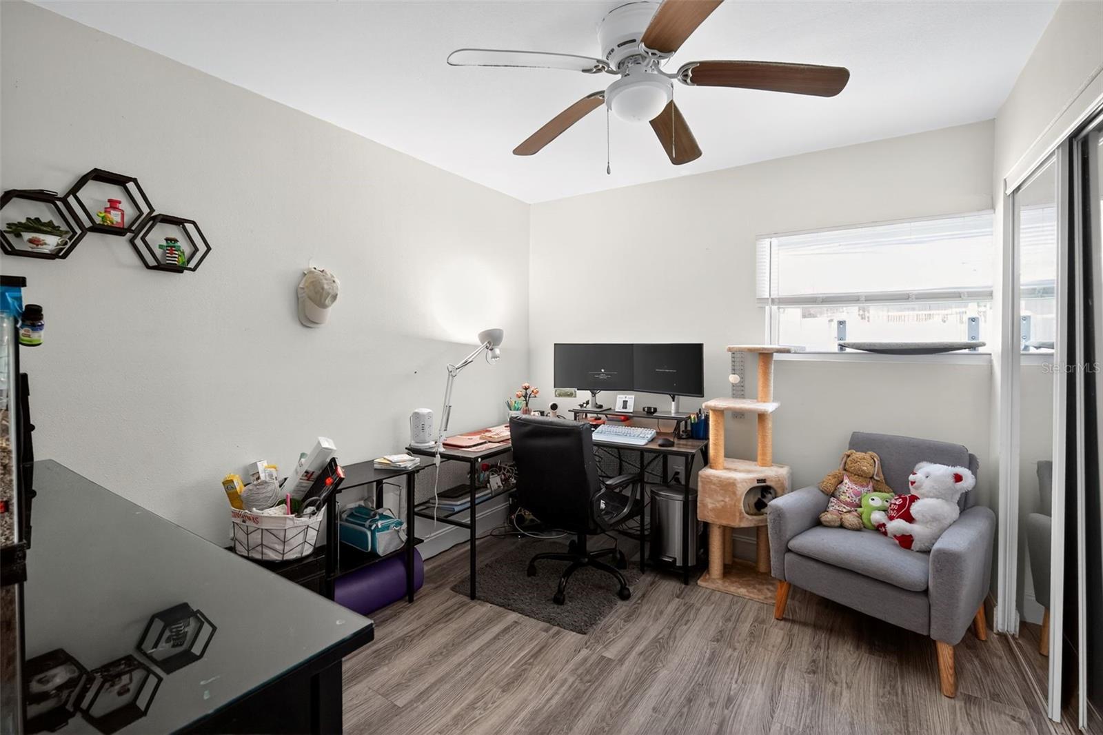 Image 4 of 15 For 910 Whiteway Drive