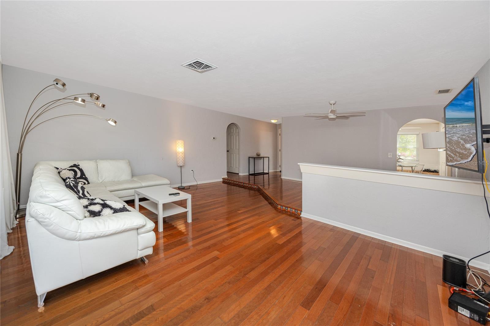 Image 13 of 35 For 849 Karen Street