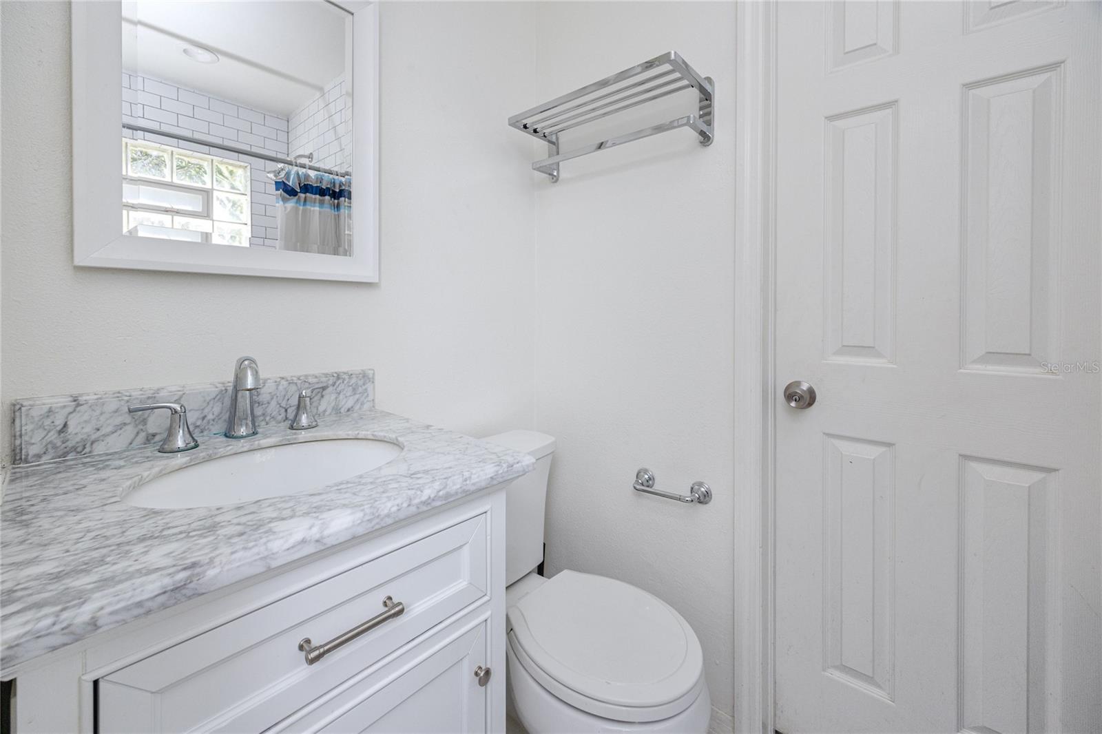 Image 17 of 35 For 849 Karen Street