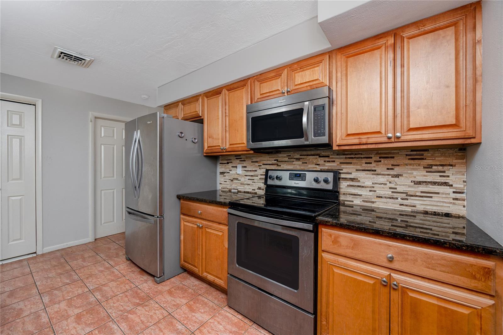 Image 6 of 35 For 849 Karen Street