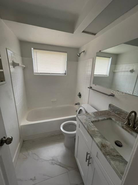 Image 9 of 13 For 4248 Oakfield Avenue