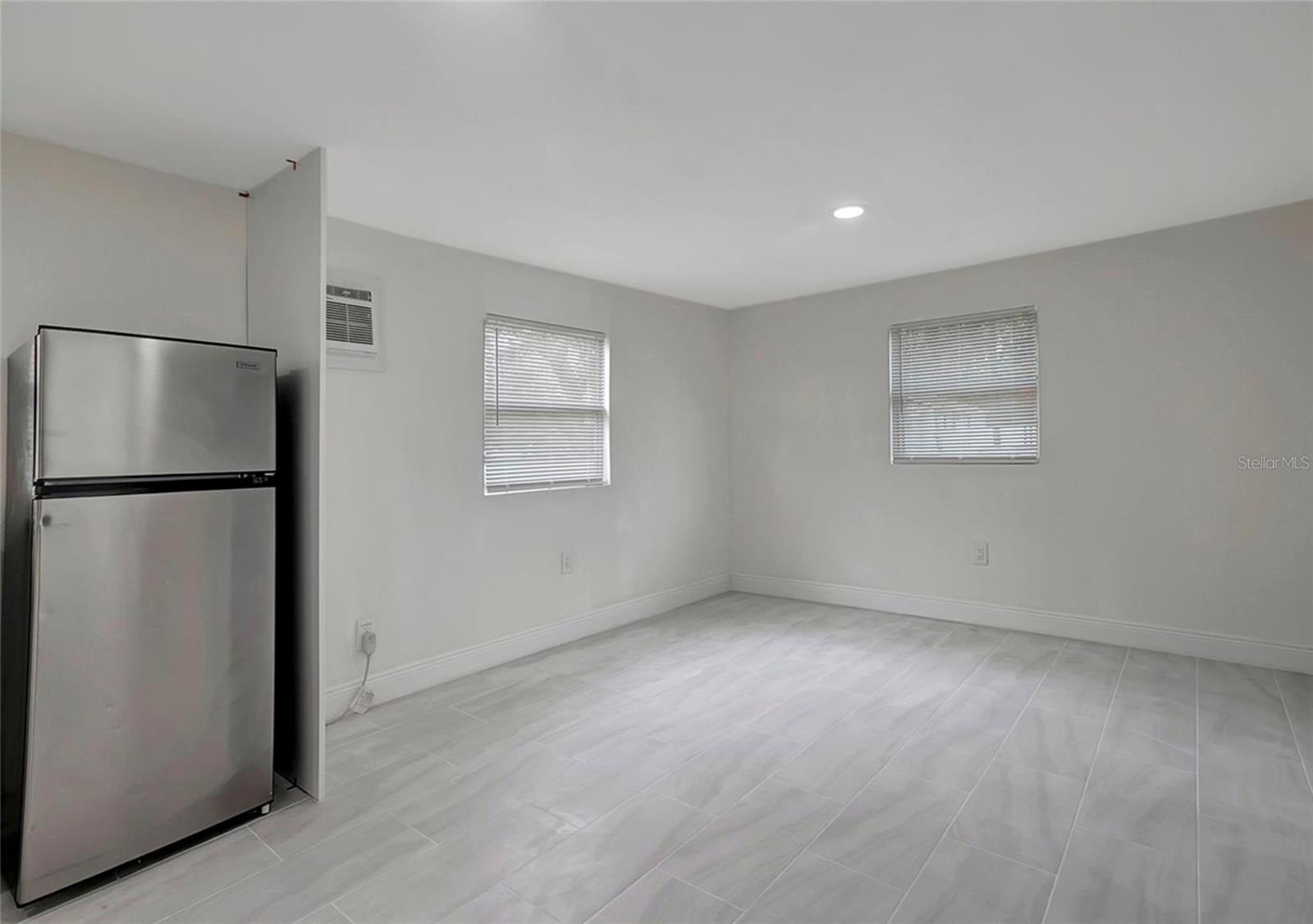Image 20 of 31 For 8413 Hamner Avenue