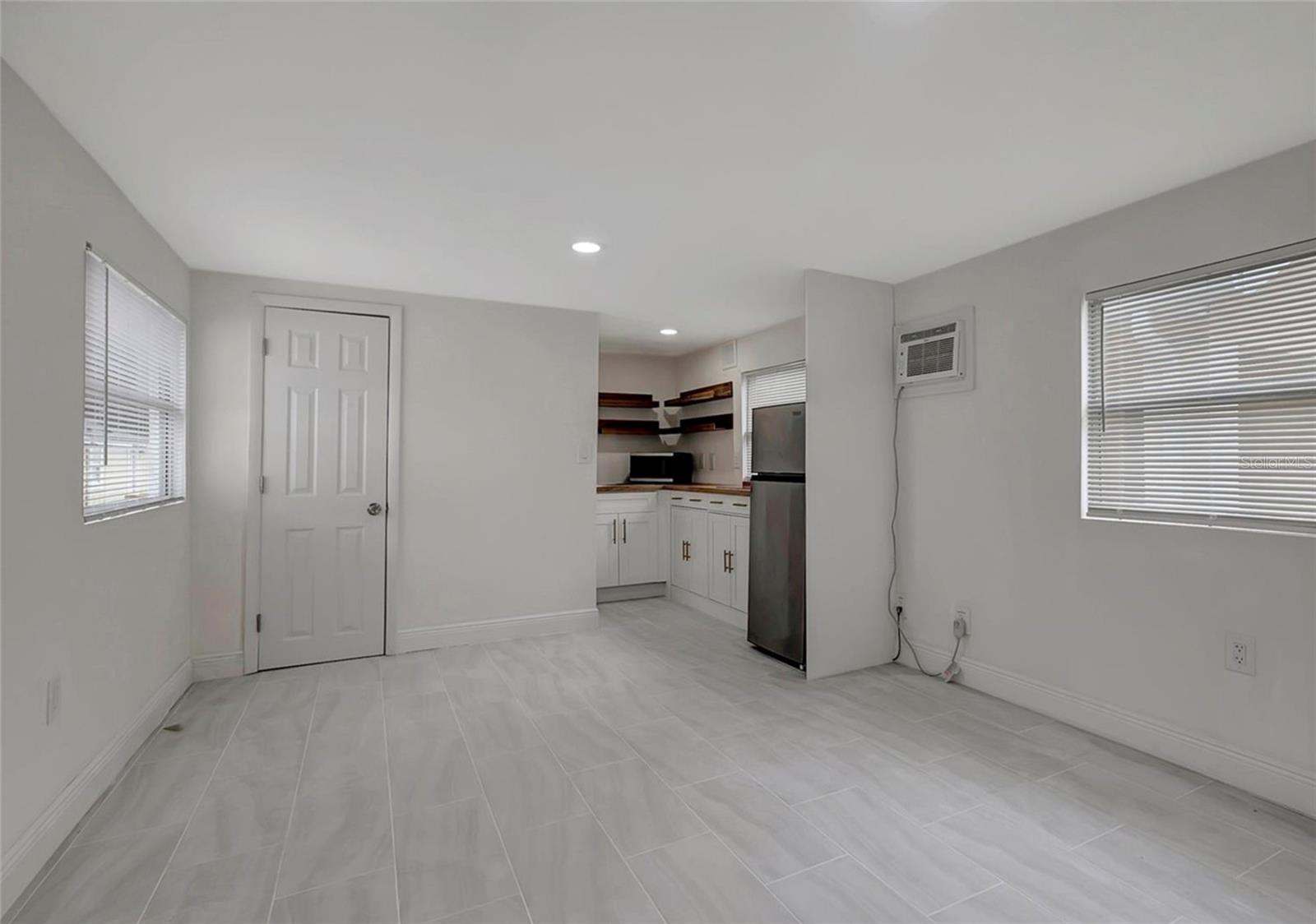Image 21 of 31 For 8413 Hamner Avenue