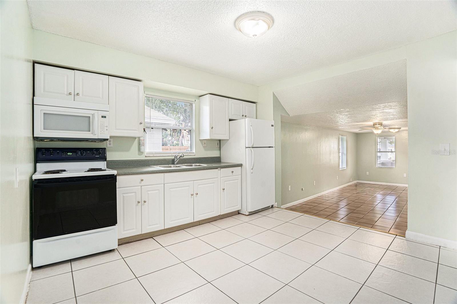 Image 4 of 25 For 8920 Dexter Avenue